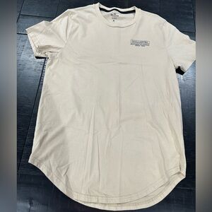Men’s size medium Hollister tshirt.
